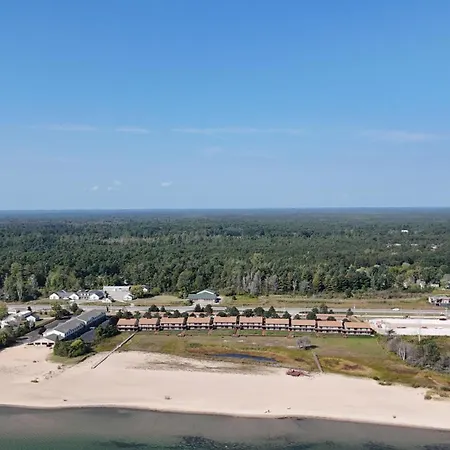 New! Carpe Diem 365 - Very Cute Lakefront Condo!
